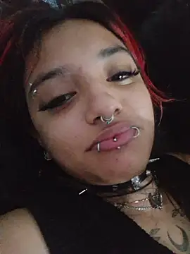 carolinerue online show from 05/12/26, 10:23
