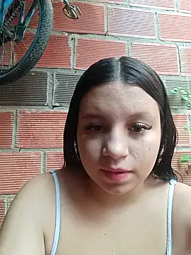 Shell Latina online show from 10/20/25, 01:44