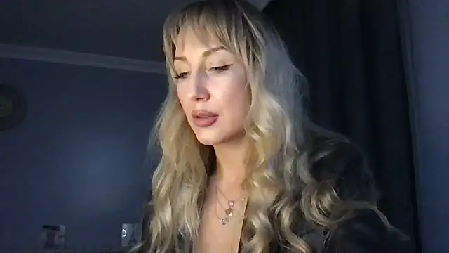 Pyrelissa online show from 12/21/25, 05:42