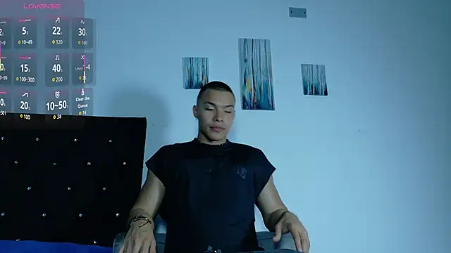 adriel escalante online show from 04/24/26, 02:03