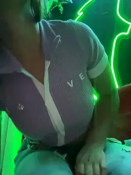 MelanyBabeee2 online show from 12/19/25, 11:56