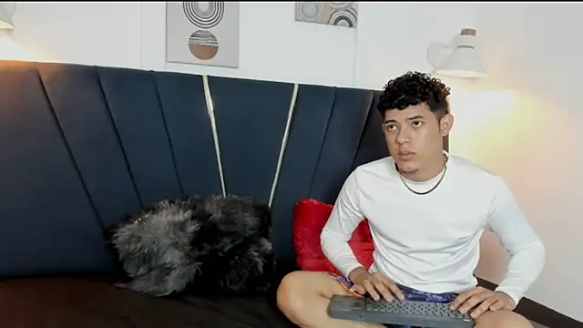 Snapshot of ryan_cum23 chatting on 10/31/25, 03:40 ryan cum23 online show from 10/31/25, 03:40