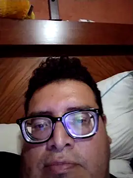 Santiagoqro85 online show from 10/05/25, 04:11