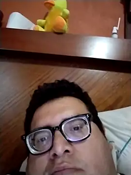 Santiagoqro85 online show from 10/25/25, 02:24