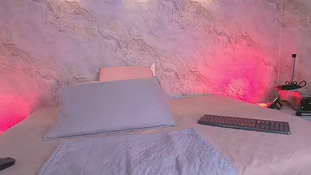 abbyrouss  online show from 10/16/25, 03:07