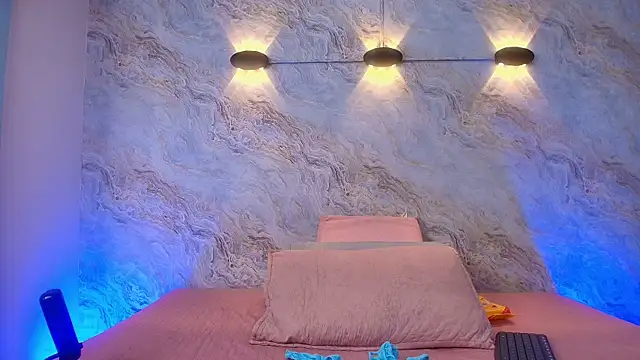 abbyrouss  online show from 10/28/25, 03:10