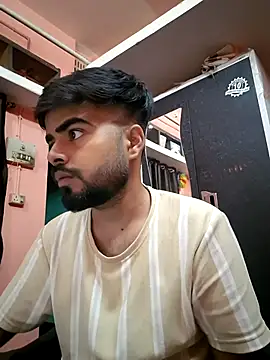 soniriyaa010101 online show from 04/05/26, 09:45