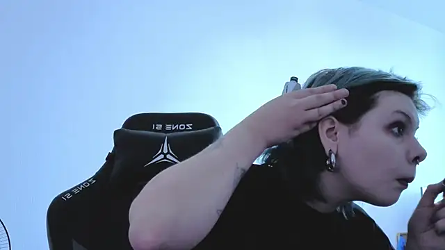 Alice Zev online show from 09/11/25, 01:22