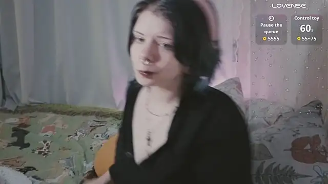 Snapshot of Alice_Zev chatting on 06/02/26, 12:12 Alice Zev online show from 06/02/26, 12:12
