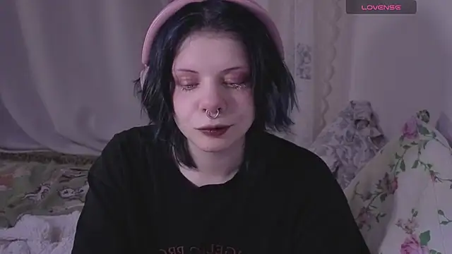 Snapshot of Alice_Zev chatting on 07/16/26, 12:05 Alice Zev online show from 07/16/26, 12:05