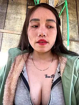 chipp-bong online show from 11/28/25, 01:41