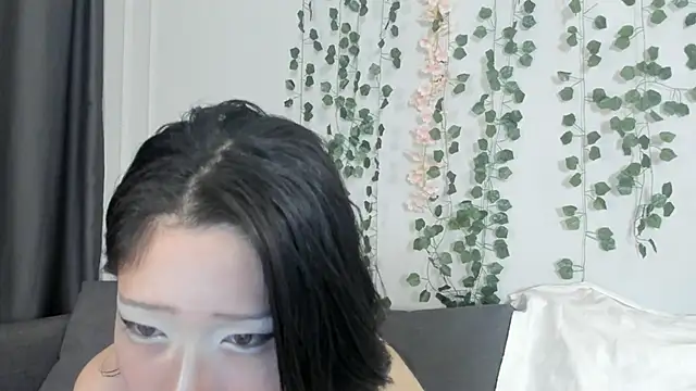 heexhia online show from 10/14/25, 02:01