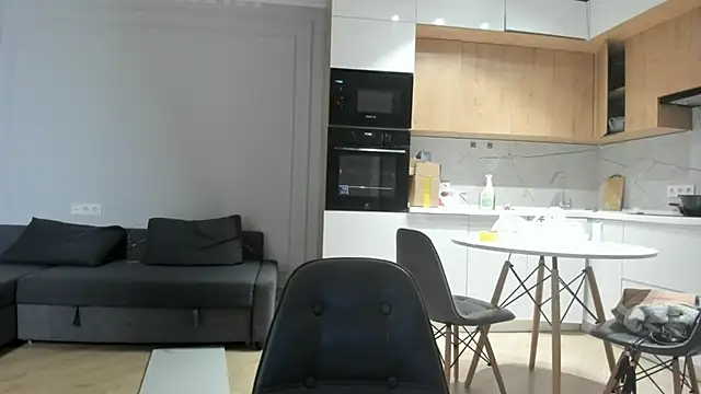 heexhia online show from 12/21/25, 03:24