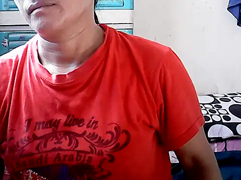 yoursPinayMama1682 online show from 11/02/25, 12:35