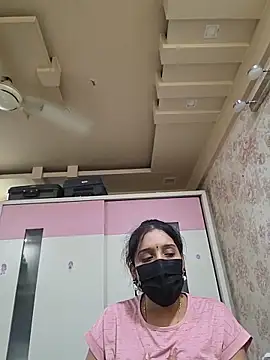 Snapshot of shobha_lover02 chatting on 11/09/25, 05:44 shobha lover02 online show from 11/09/25, 05:44