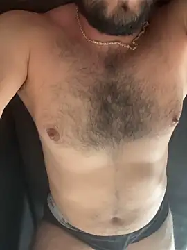 Snapshot of _Famous_ chatting on 09/25/25, 09:35 Famous online show from 09/25/25, 09:35