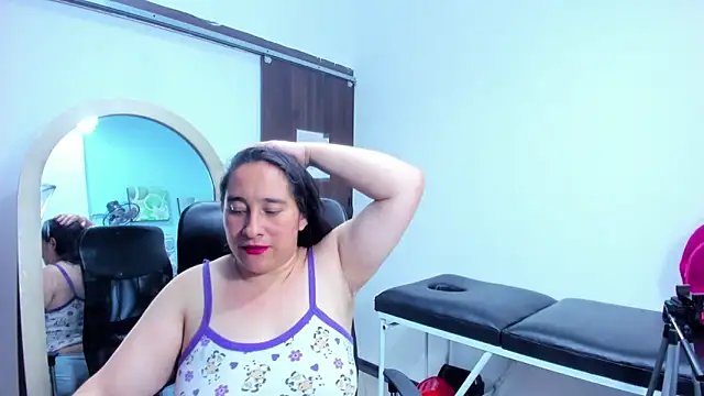 LeilaSmith  online show from 05/11/26, 12:22