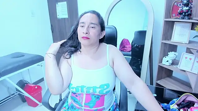 LeilaSmith  online show from 05/27/26, 12:02