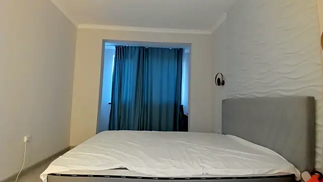 yanyaan online show from 11/25/25, 03:17