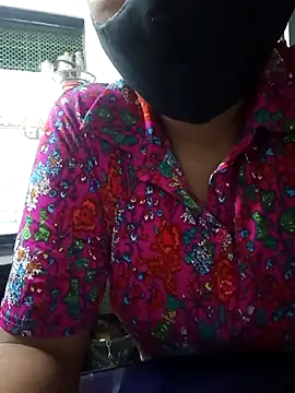 Snapshot of hottie_jenny9 chatting on 09/18/25, 12:23 hottie jenny9 online show from 09/18/25, 12:23