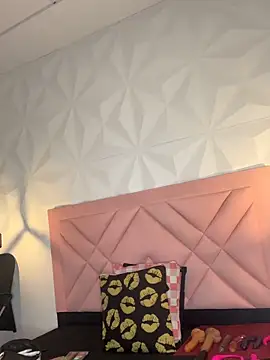 Caroline daring online show from 05/28/26, 01:08
