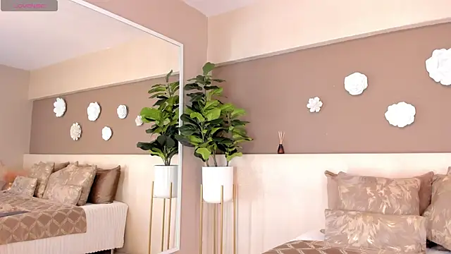 VictoriaShelby online show from 11/13/25, 12:37