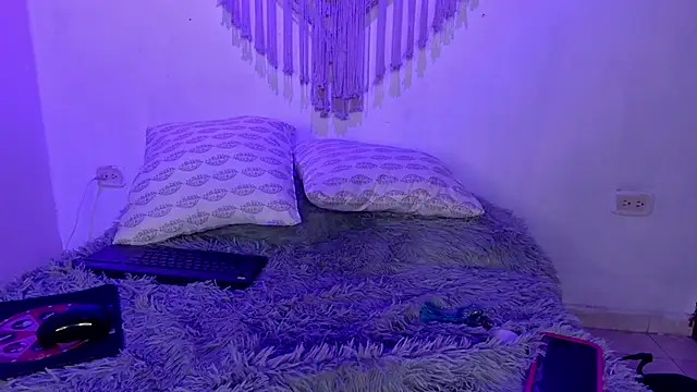 chloe tgn online show from 10/12/25, 06:29