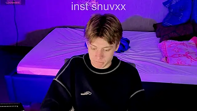 Snapshot of LouieEvans chatting on 10/02/25, 01:01 LouieEvans online show from 10/02/25, 01:01