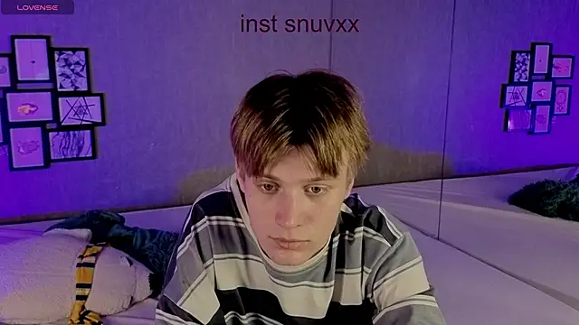 Snapshot of LouieEvans chatting on 10/11/25, 04:12 LouieEvans online show from 10/11/25, 04:12