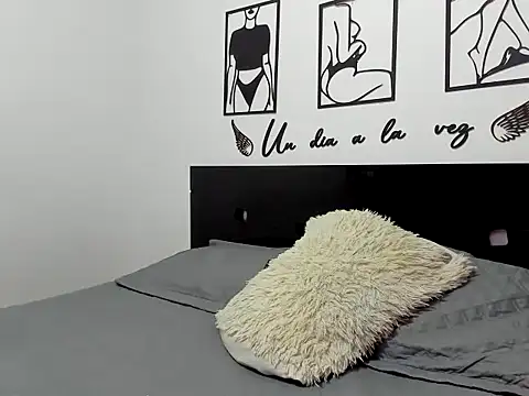 Allison 21  online show from 11/11/25, 05:40