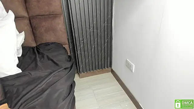 Sussy Vixen online show from 10/18/25, 09:32