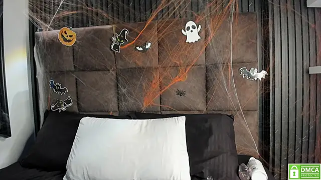 Sussy Vixen online show from 10/24/25, 07:43