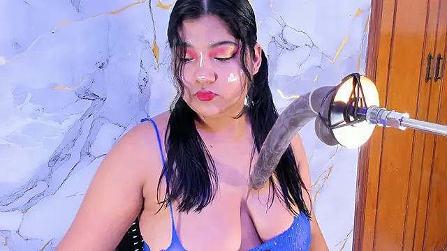 mysticlatina1 online show from 04/15/26, 11:50