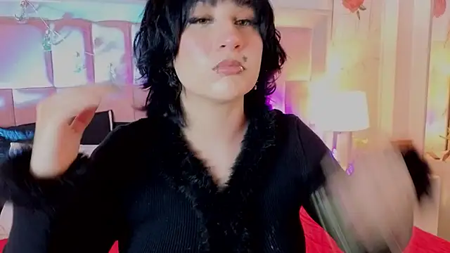 Snapshot of RobinBennett chatting on 04/30/26, 12:44 RobinBennett online show from 04/30/26, 12:44