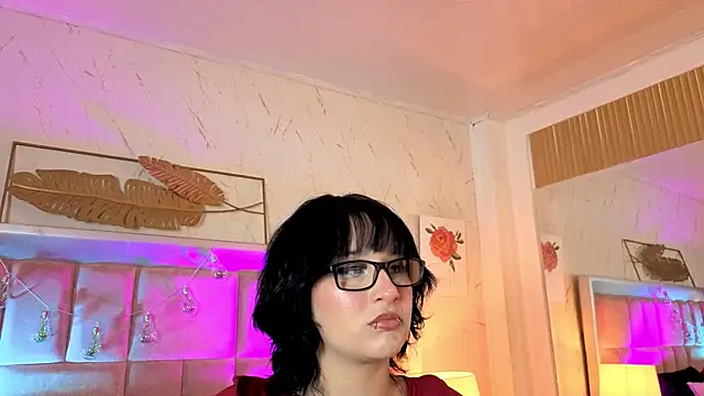 Snapshot of RobinBennett chatting on 05/01/26, 12:54 RobinBennett online show from 05/01/26, 12:54