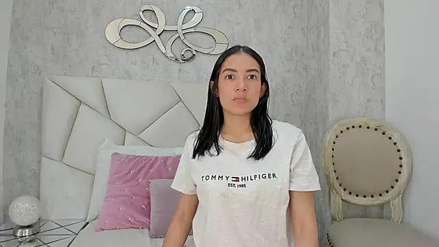 Skylerwhite02 online show from 10/17/25, 07:49