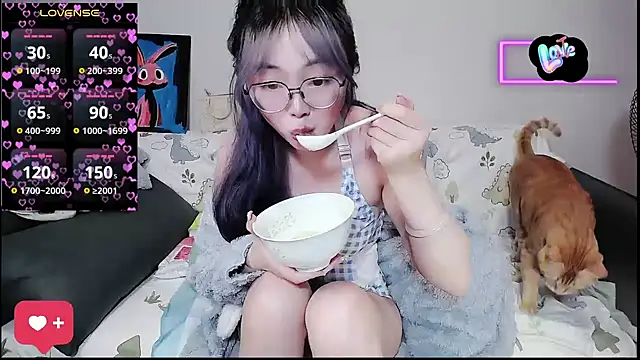 baby-yaya20 online show from 10/27/25, 11:31