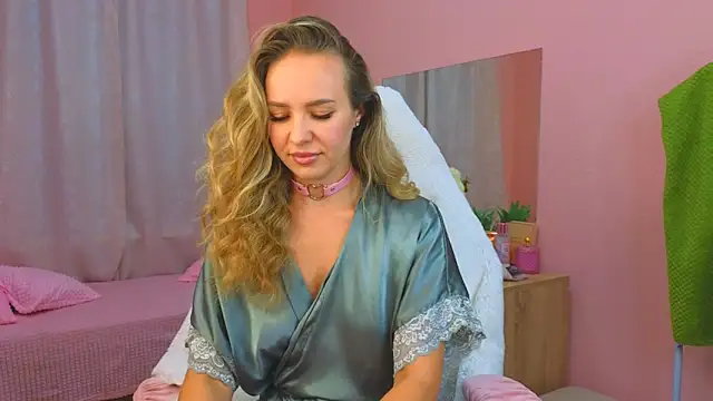 Hloya Mei online show from 10/08/25, 12:30