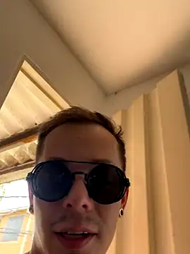 Snapshot of dimitryivanovv chatting on 10/04/25, 06:39 dimitryivanovv online show from 10/04/25, 06:39