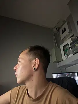 Snapshot of dimitryivanovv chatting on 10/06/25, 08:34 dimitryivanovv online show from 10/06/25, 08:34