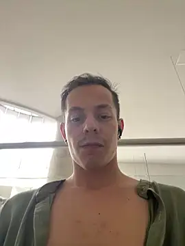 Snapshot of dimitryivanovv chatting on 10/10/25, 04:50 dimitryivanovv online show from 10/10/25, 04:50