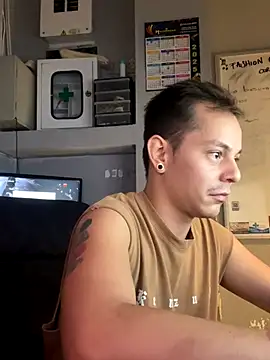 Snapshot of dimitryivanovv chatting on 10/15/25, 05:40 dimitryivanovv online show from 10/15/25, 05:40