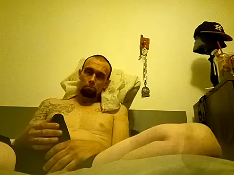 Snapshot of Nocturnal_Eros chatting on 09/14/25, 06:45 Nocturnal Eros online show from 09/14/25, 06:45