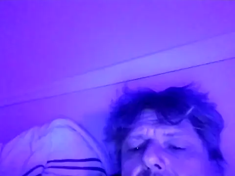 Snapshot of WiltedYeller chatting on 03/25/26, 06:08 WiltedYeller online show from 03/25/26, 06:08