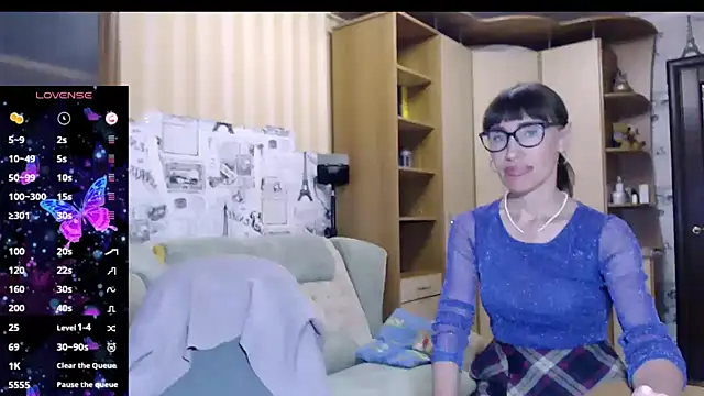 Two Sisters online show from 09/13/25, 11:43