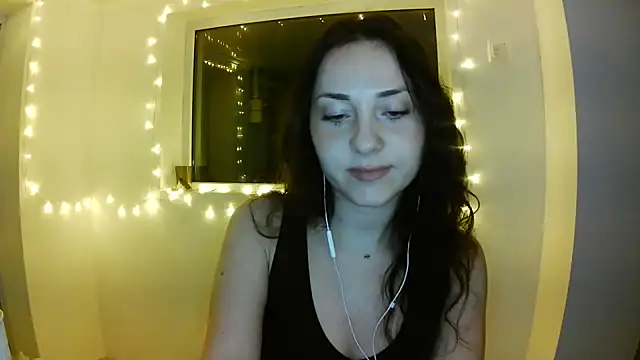 Snapshot of Ulvaya chatting on 07/17/26, 08:57 Ulvaya online show from 07/17/26, 08:57