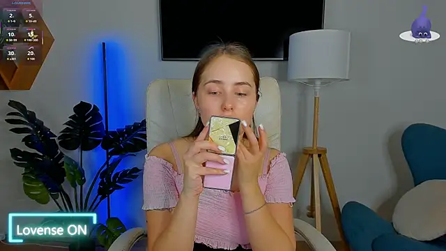 Sweet  Amily online show from 09/30/25, 06:18