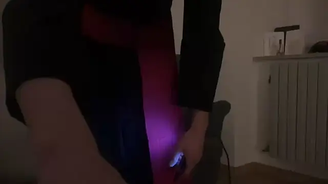 Snapshot of Malcom2f chatting on 04/07/26, 03:40 Malcom2f online show from 04/07/26, 03:40