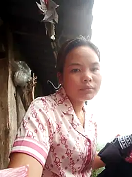 Huyen x online show from 04/18/26, 01:42