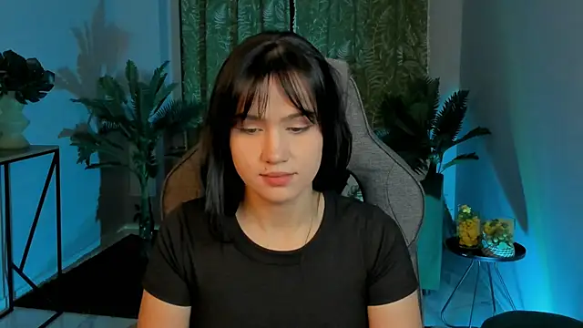 MonicaFarmer online show from 11/26/25, 05:36